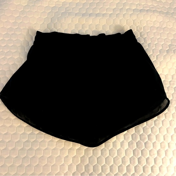 Athleta Mesh Racer Run Short - Picture 2 of 6
